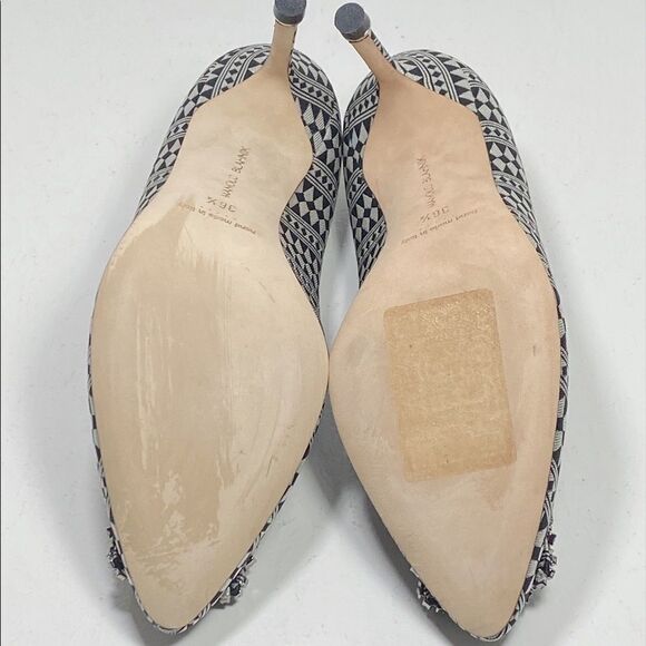 Manolo Blahnik Hangisi 70 Embellished Print Pumps - Picture 10 of 12
